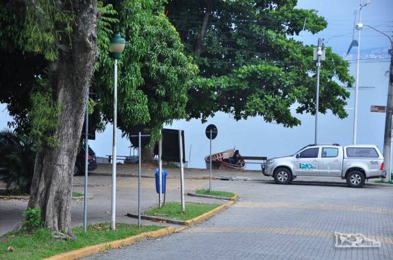 A Fiona na praça principal de Santo Antônio de Lisboa, litoral norte de  Florianópolis, Santa Catarina